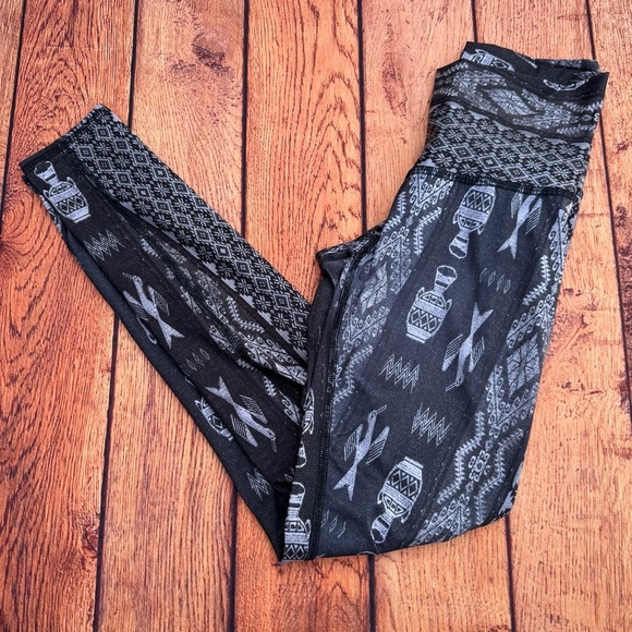 Teeki diamond tribe hot pant - Picture 2 of 6